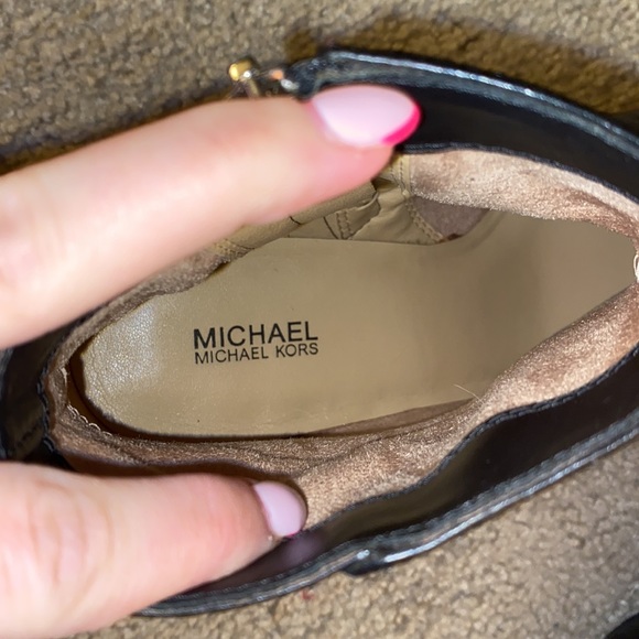 MICHAEL KORS SABRINA MK LOGO
CHAIN HEEL - Picture 5 of 6